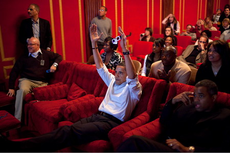 Behind-the-scenes: Obamas and those at White House