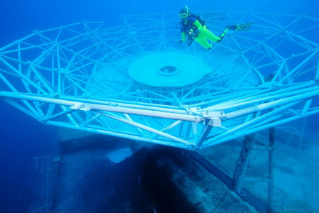 Retired US ship scuttled into artificial reef