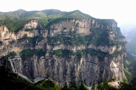 Dare you to drive on the cliff road?