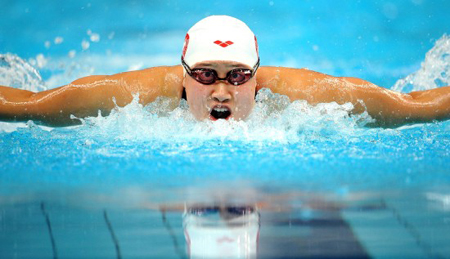 Liu shatters butterfly record