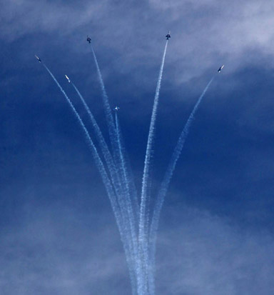 Rehearsal for air force's anniversary