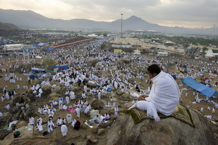 Two million Muslims prepare to stone devil at haj