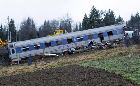 39 dead in Russian train derailment