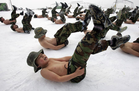 South Korean students train in winter military camp