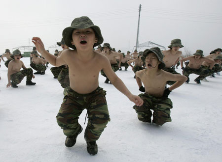 South Korean students train in winter military camp