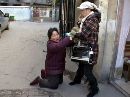 Begging nurse pleads for her salary