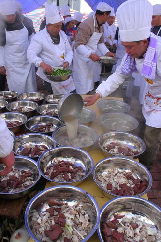 1,100 gather for Baotang Banquet