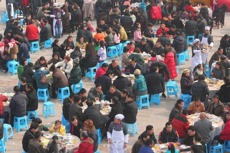 1,100 gather for Baotang Banquet