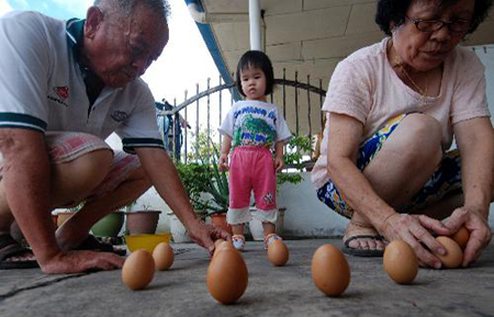 Erecting eggs to welcome spring