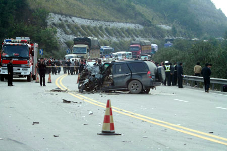 7 dead, 50 injured in bus crash