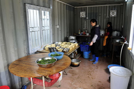 Containers in Shenzhen become revamped cheap housing