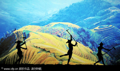 Traditional dance at Wuhan Opera House