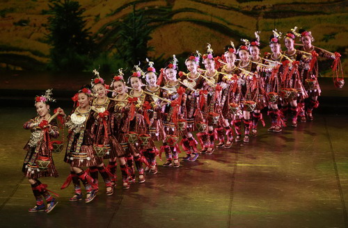 'Wind blows from Miao mountain' staged in Beijing