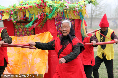 Folk dance faces danger of extinction