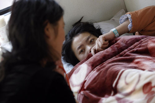 Quake victims receive treatment in Xi'an