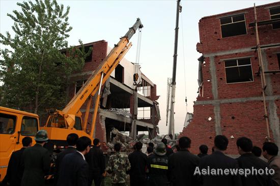 10 killed in building collapse in E China