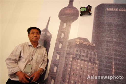 Farmers' robots make debut in Shanghai