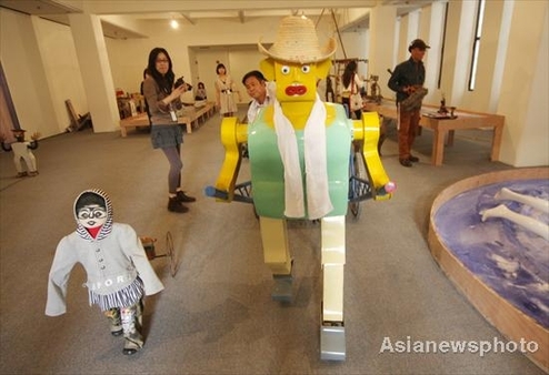 Farmers' robots make debut in Shanghai