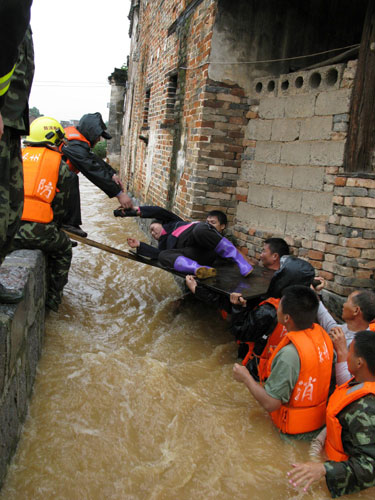 Cities in S China affected by heavy rain