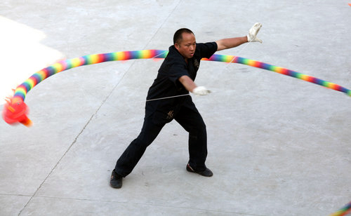Traditional Kongzhu game held in E. China