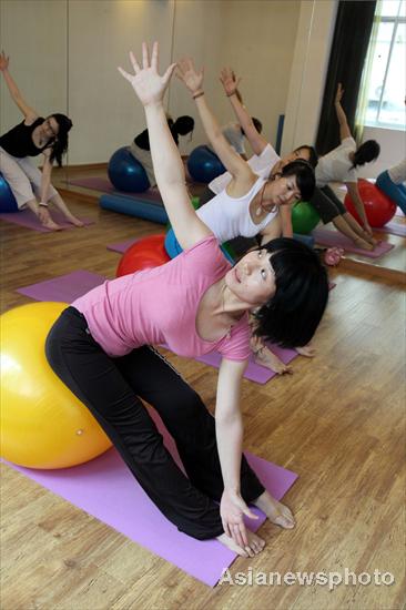 Women craze for pilates in E China