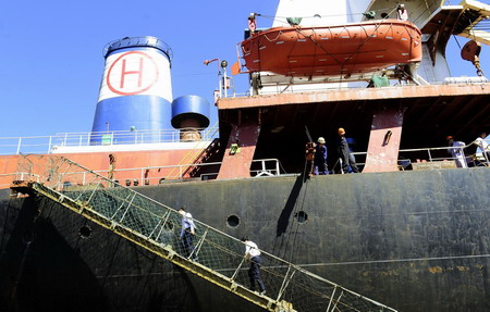 Two ships collide off Dalian coast, killing 5