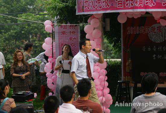 Singles sing a song for love