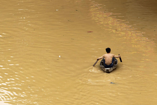 Residents evacuated to safety in Jiangxi