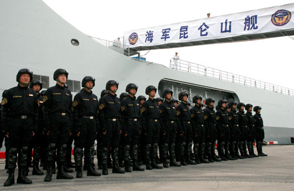 China's naval fleet off to Somalia to fight piracy