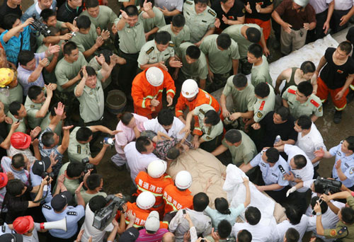 Boy trapped in cement pipe rescued in E China