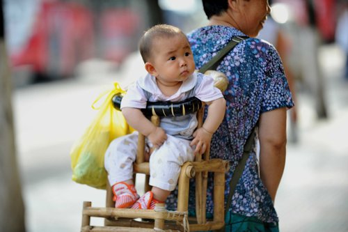 Enjoy travel in a bamboo baby chair