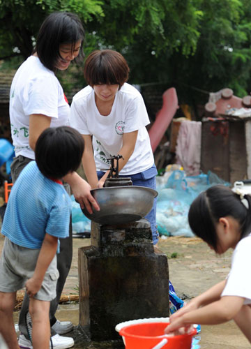 Volunteer teaching in poor regions