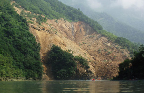 Landslide blocks flow of floodwaters