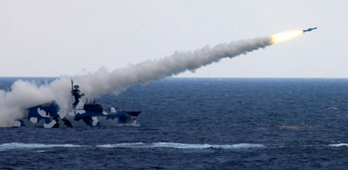 Navy conducts live-ammunition training