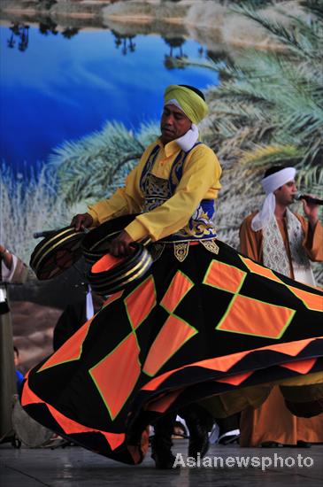 Egyptian folk dance wins Expo applause