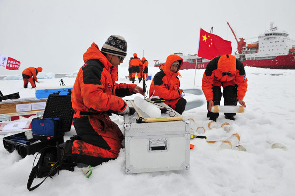 China’s scientific expedition on floating ice