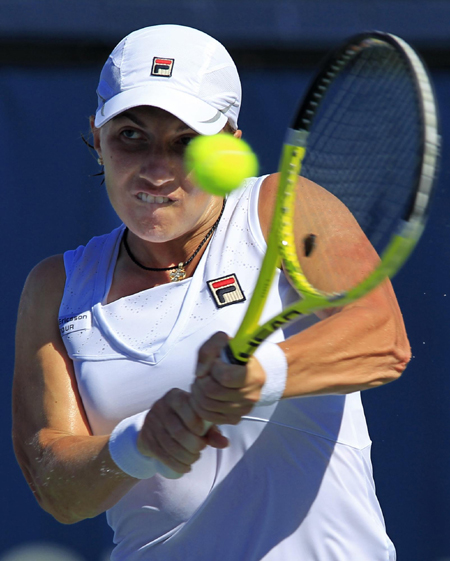Kuznetsova wins Mercury Insurance Open