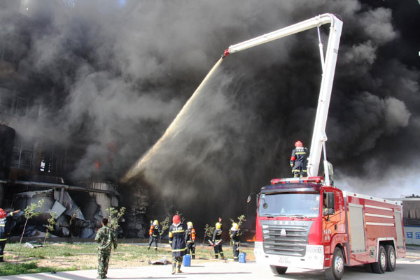 Tanks explode in NW China factory, no casualty reported