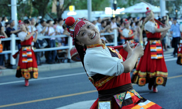 'Tashi Delei' at Shanghai Expo 