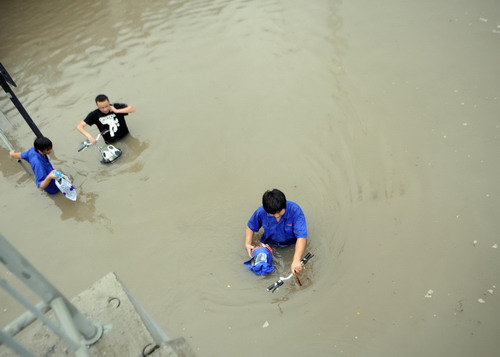 Tropical storm Meranti hits E. China city