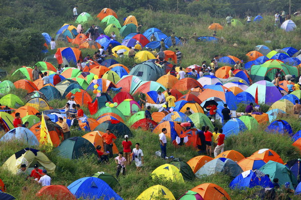 Tent festival brings hikers to East China