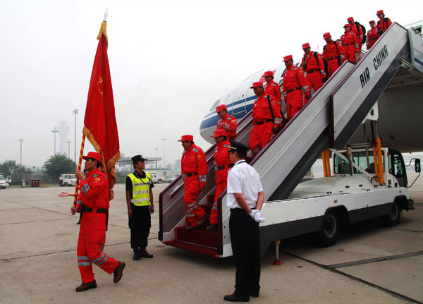 1st Chinese rescue team back home from Pakistan