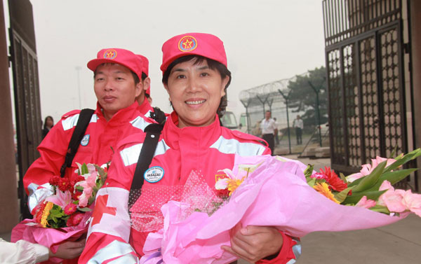 1st Chinese rescue team back home from Pakistan