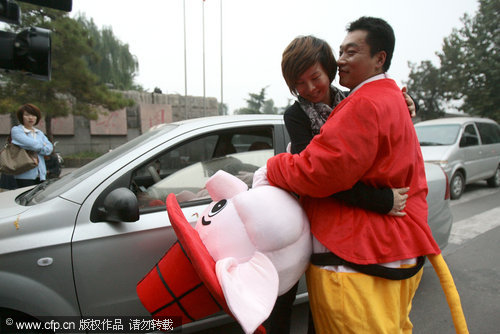 A romantic gesture in a pig suit