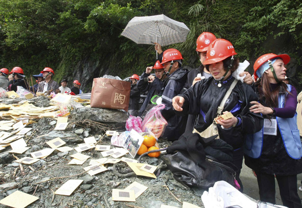 Families of mainland victims mourn in Taiwan