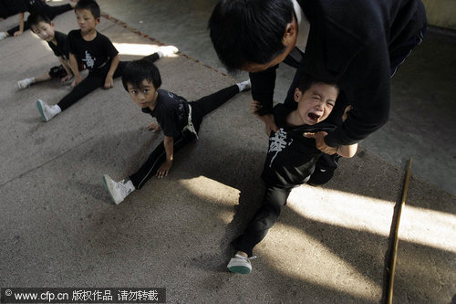 Hopefuls undergo Yuju Opera training