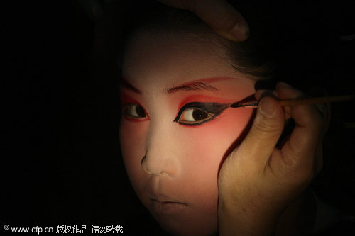 Hopefuls undergo Yuju Opera training