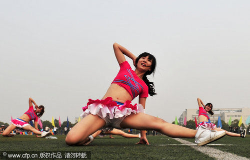 Cheerleaders training in Central China