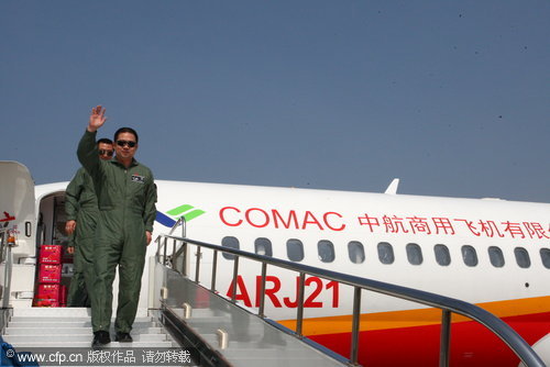 China-made passenger jet debuts at air show