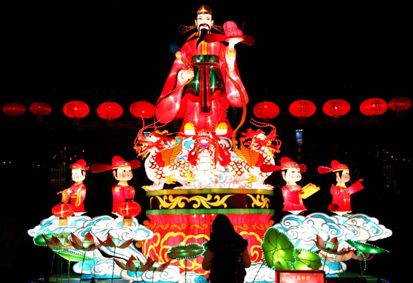 Light display dazzles for Spring Festival